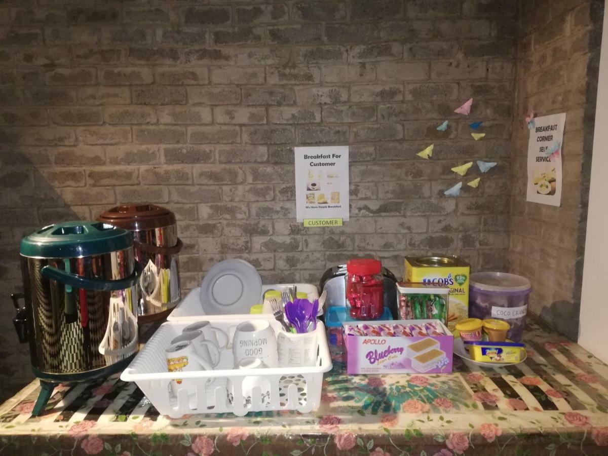 Balada Hostel Кота Кинабалу Екстериор снимка