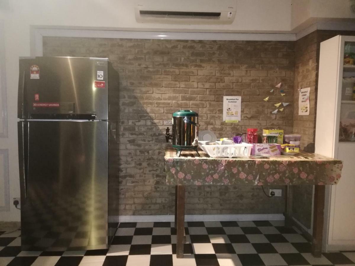 Balada Hostel Кота Кинабалу Екстериор снимка